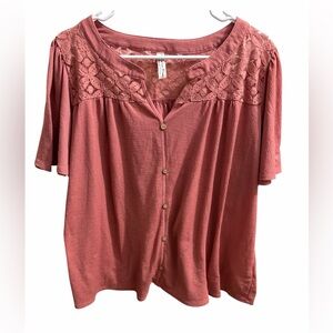 Per Seption Women mauve size 2X blouse with short bell sleeves and lace top! GUC